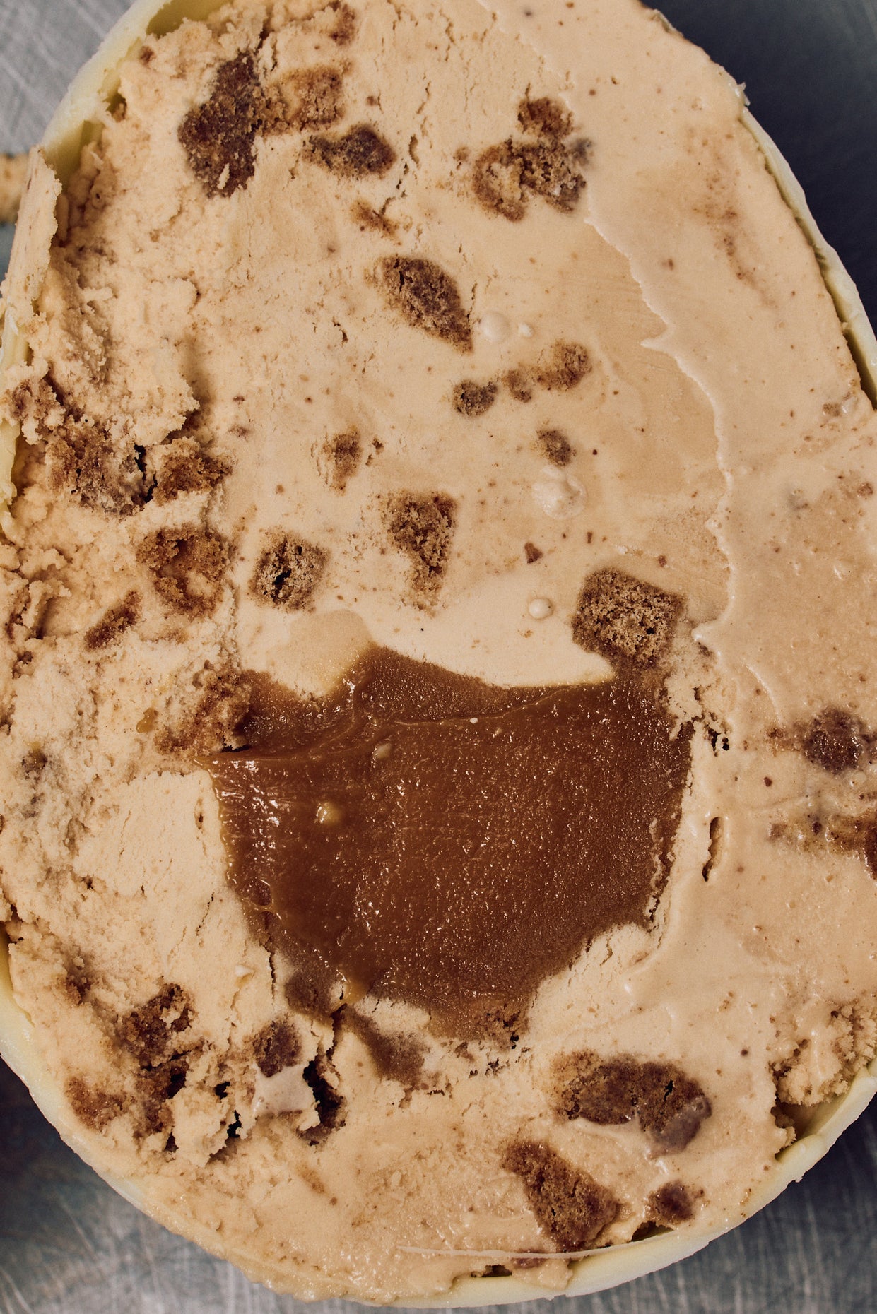 PRE-ORDER ONLY Dairy Salted Macadamia Blondie Ice Cream Filled Easter Egg