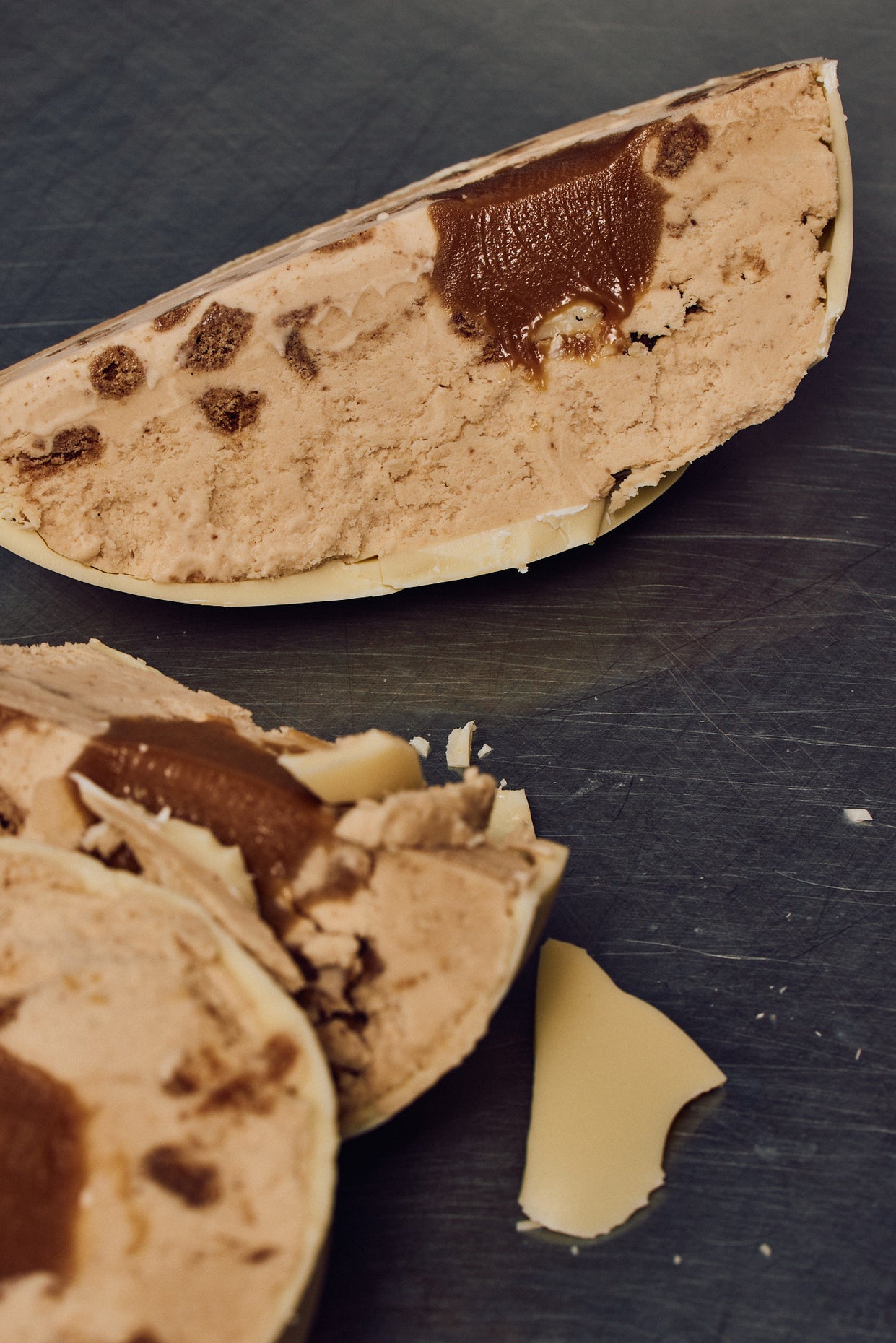 PRE-ORDER ONLY Dairy Salted Macadamia Blondie Ice Cream Filled Easter Egg