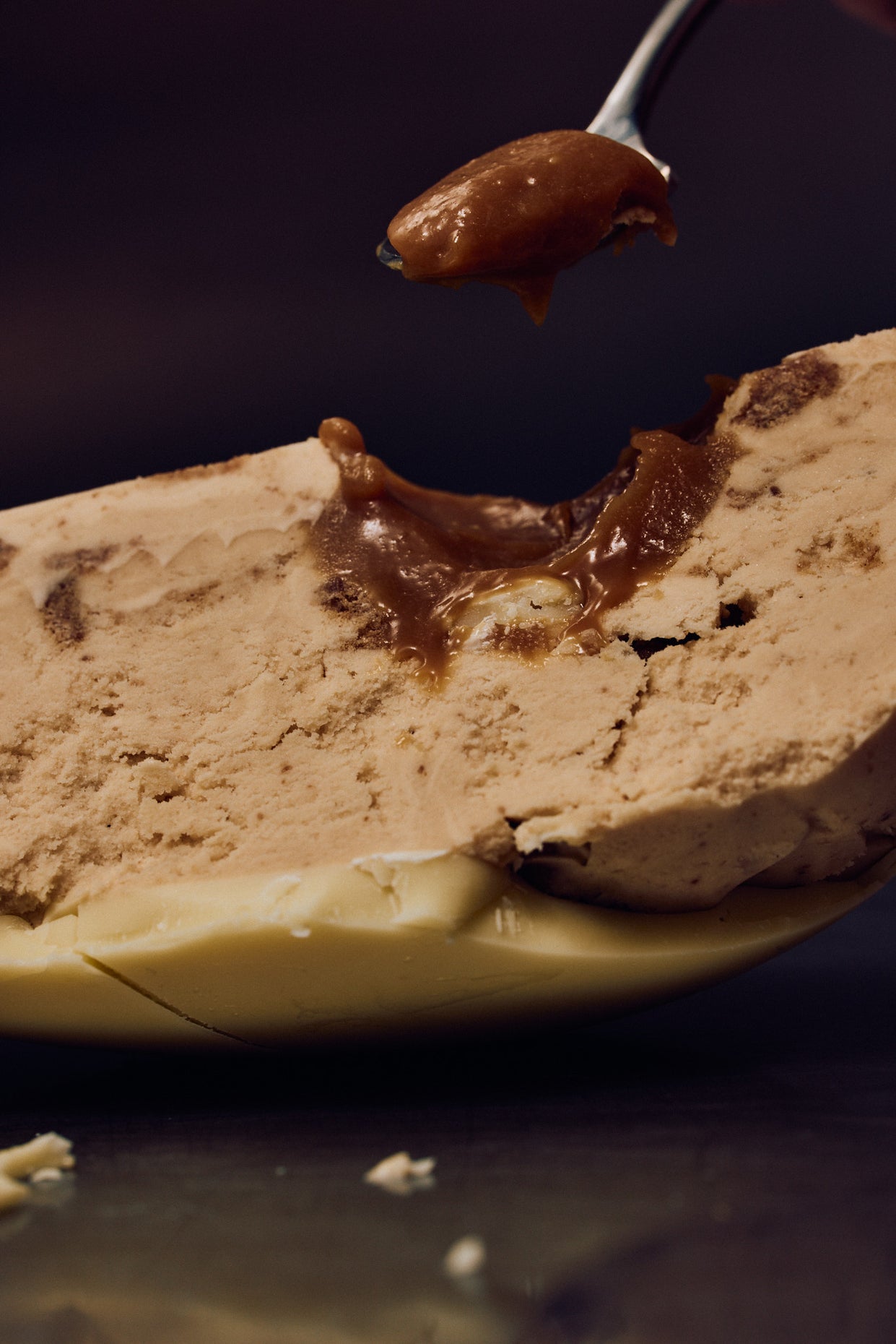 PRE-ORDER ONLY Dairy Salted Macadamia Blondie Ice Cream Filled Easter Egg