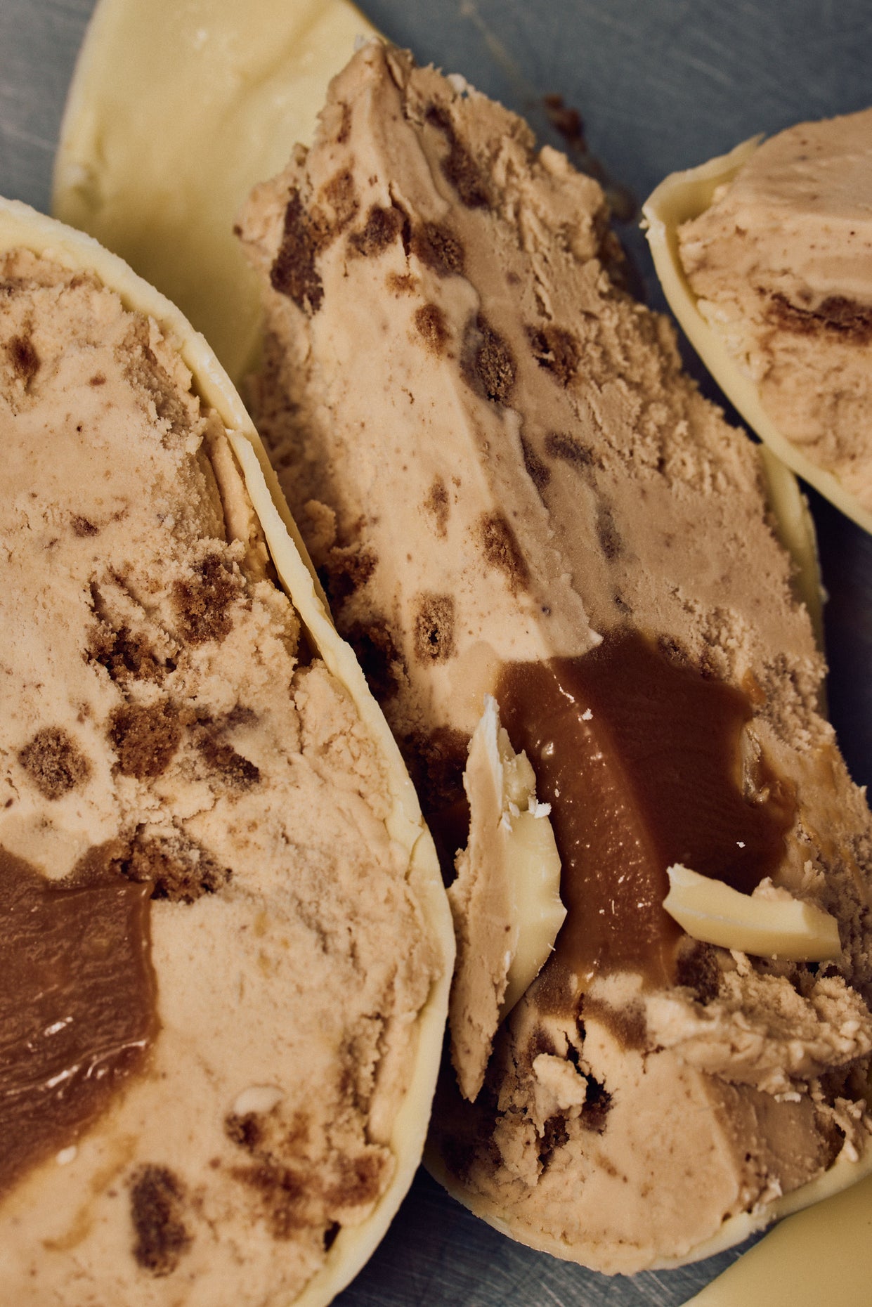 PRE-ORDER ONLY Dairy Salted Macadamia Blondie Ice Cream Filled Easter Egg