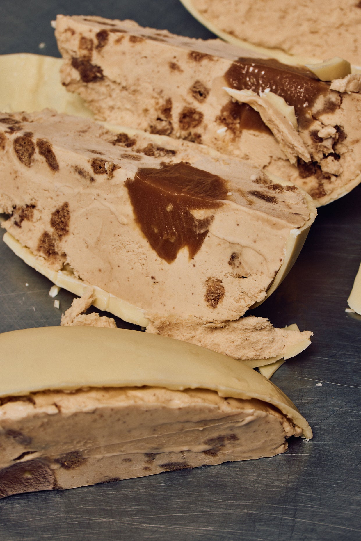 PRE-ORDER ONLY Dairy Salted Macadamia Blondie Ice Cream Filled Easter Egg